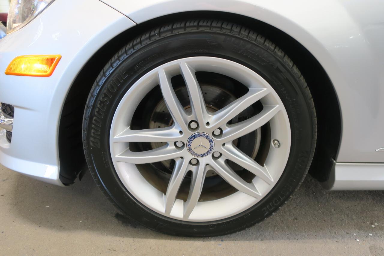 Mercedes-Benz C-Class C300 4MATIC Luxury Sedan 2012