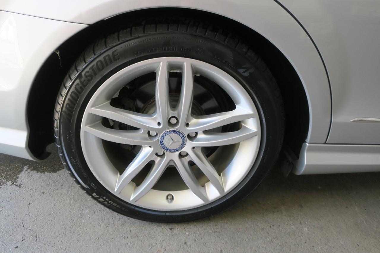Mercedes-Benz C-Class C300 4MATIC Luxury Sedan 2012