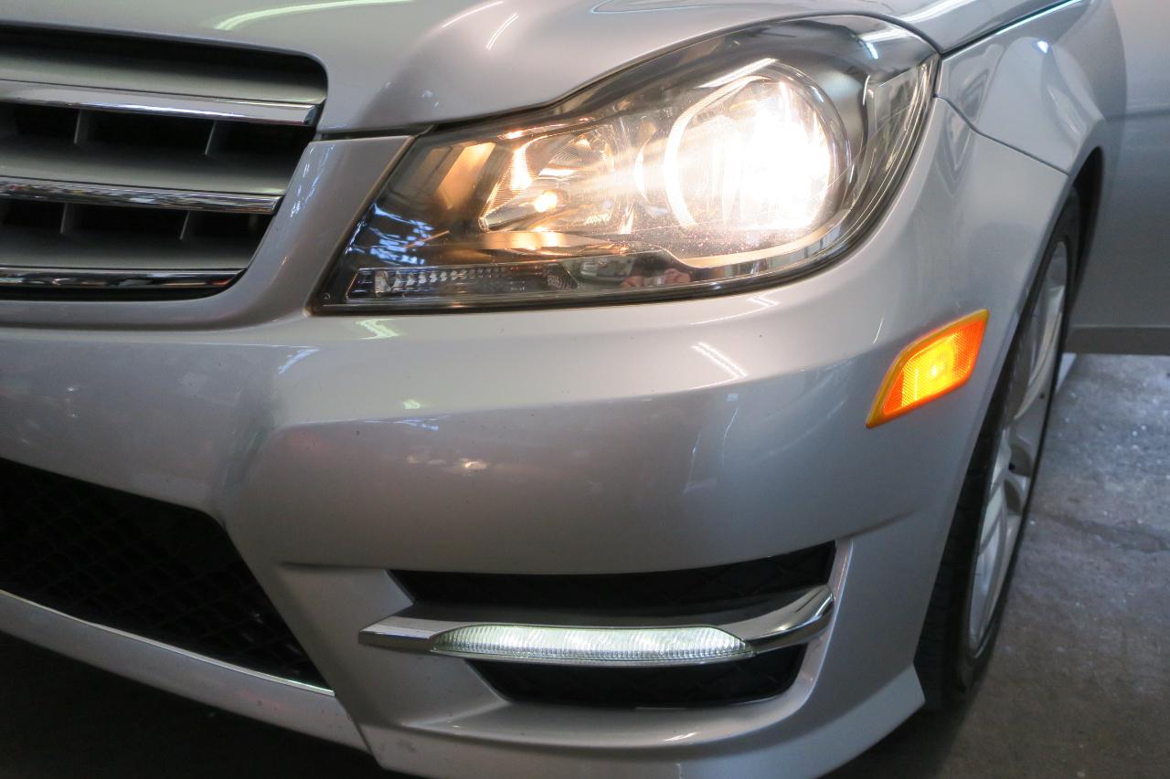 Mercedes-Benz C-Class C300 4MATIC Luxury Sedan 2012