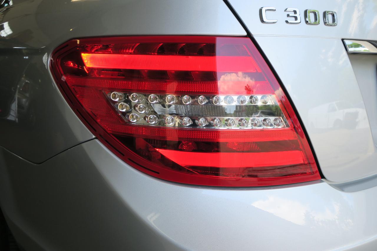 Mercedes-Benz C-Class C300 4MATIC Luxury Sedan 2012