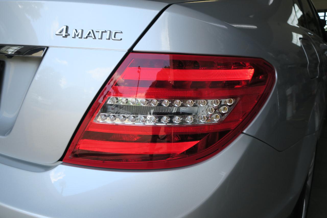 Mercedes-Benz C-Class C300 4MATIC Luxury Sedan 2012