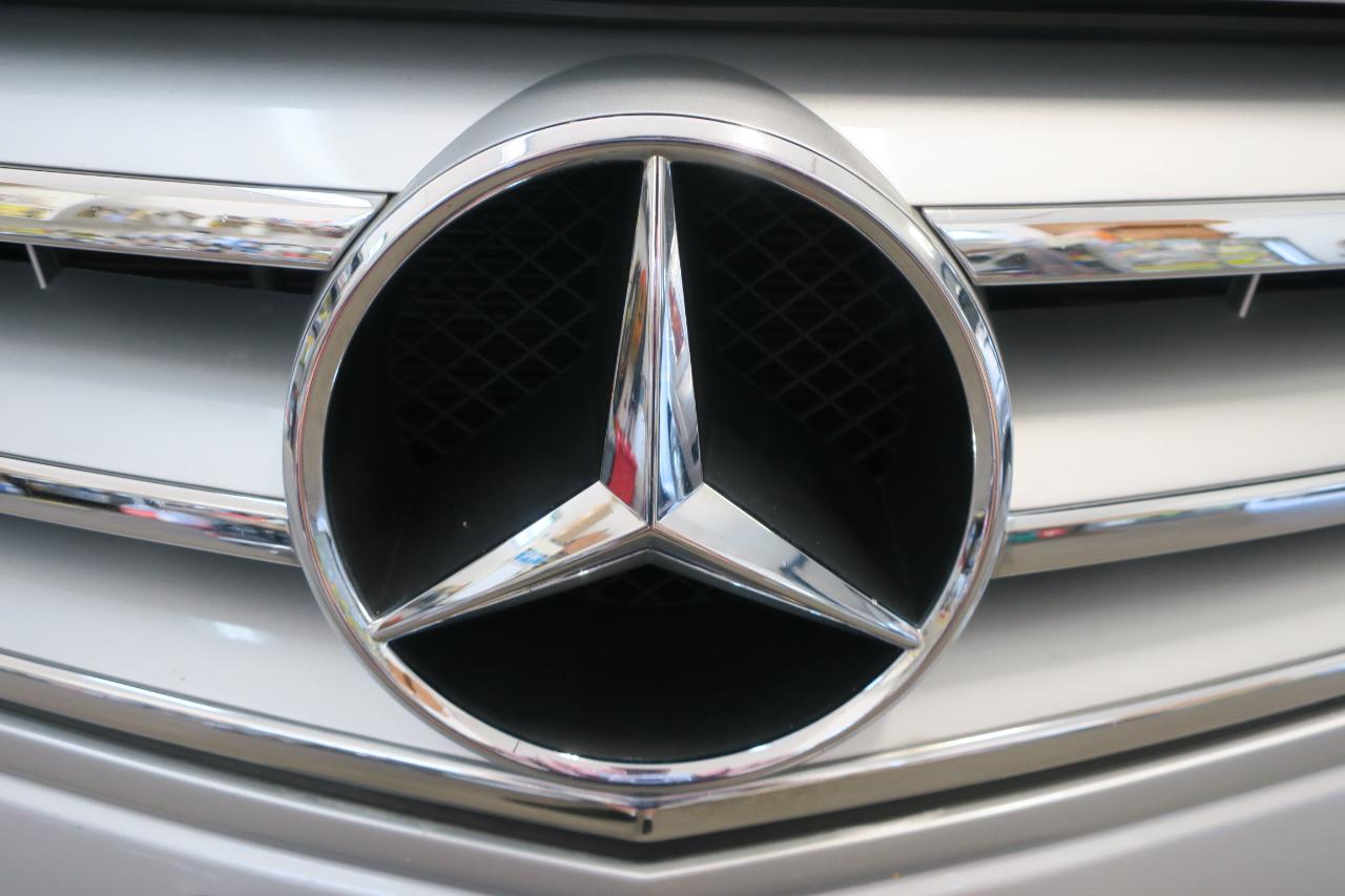 Mercedes-Benz C-Class C300 4MATIC Luxury Sedan 2012
