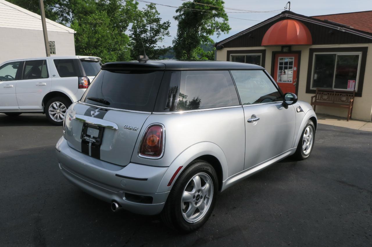 MINI Cooper  2010