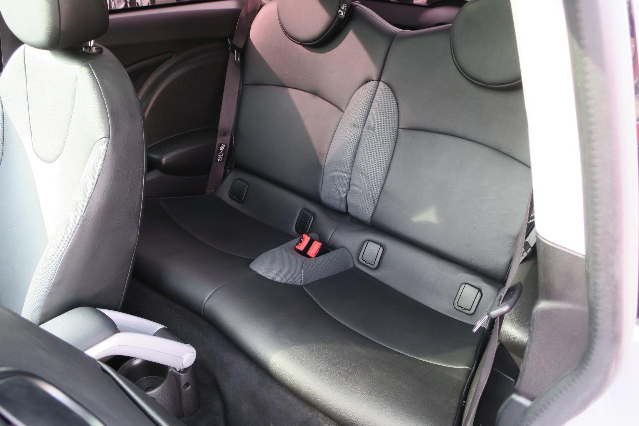 MINI Cooper  2010