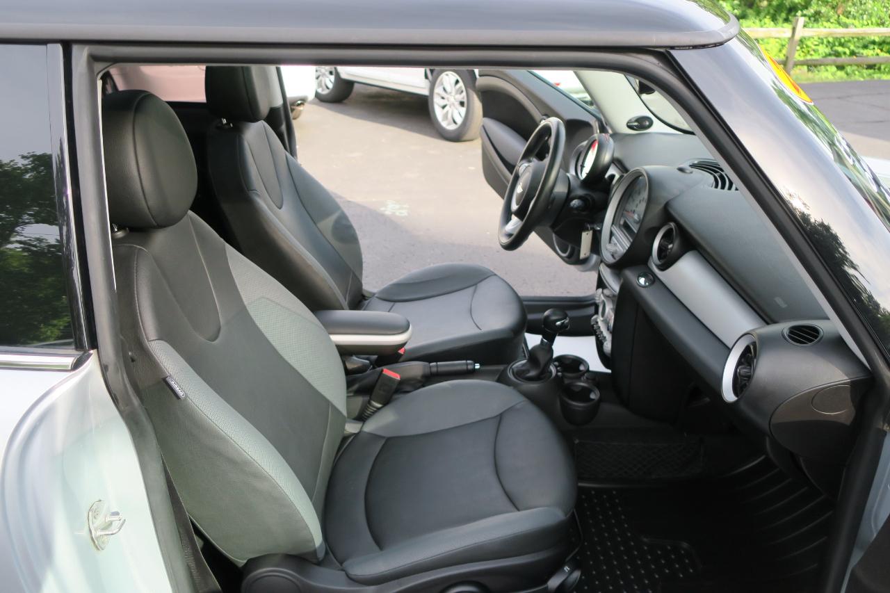 MINI Cooper  2010