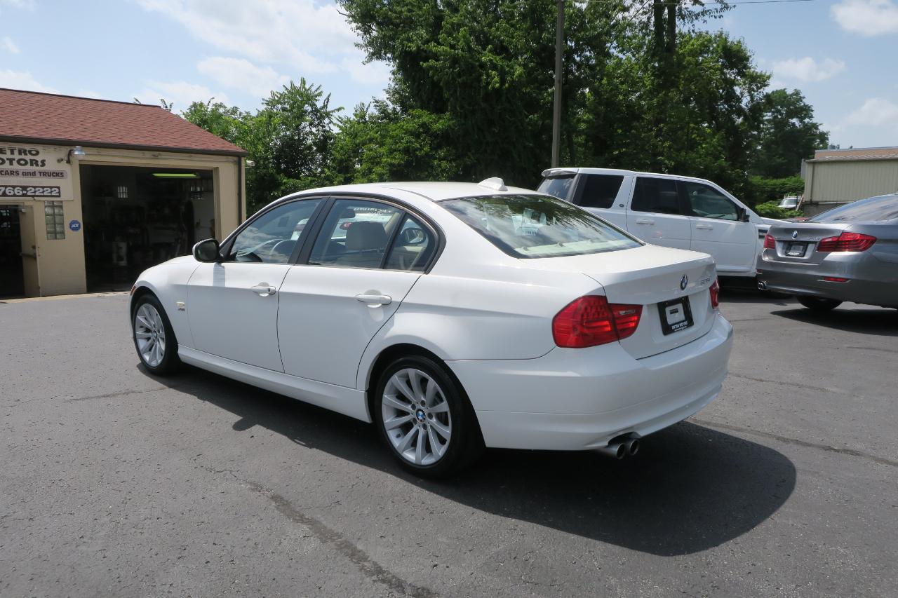 BMW 3-Series 328i xDrive 2011