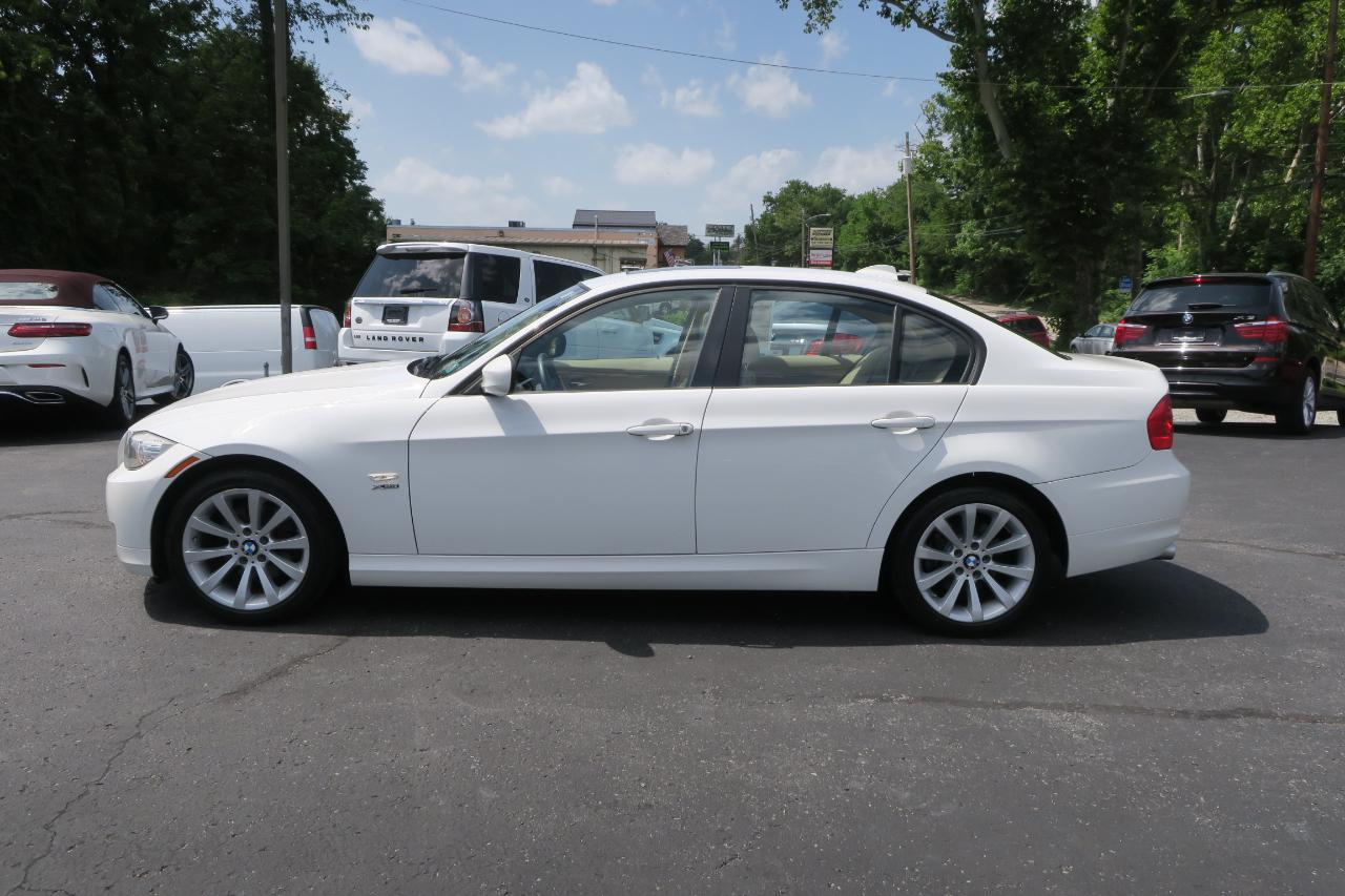 BMW 3-Series 328i xDrive 2011