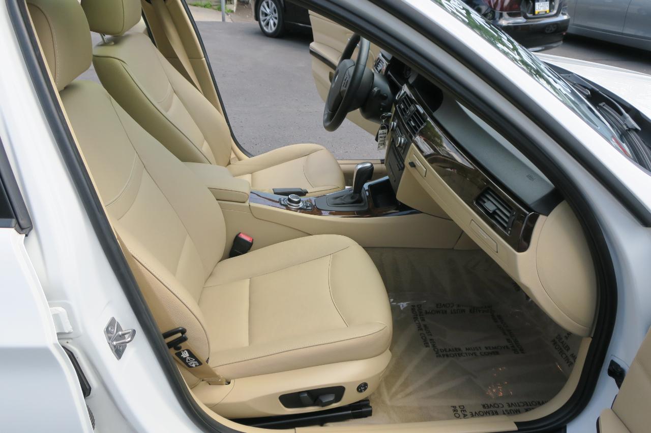 BMW 3-Series 328i xDrive 2011