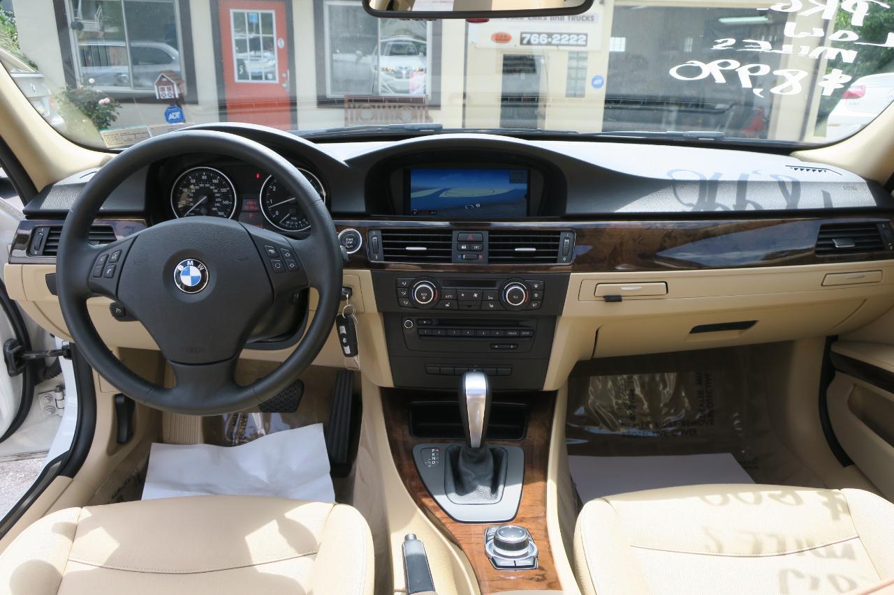 BMW 3-Series 328i xDrive 2011