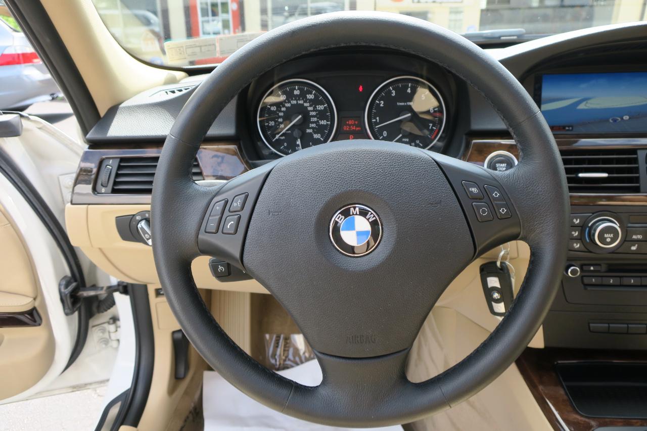 BMW 3-Series 328i xDrive 2011