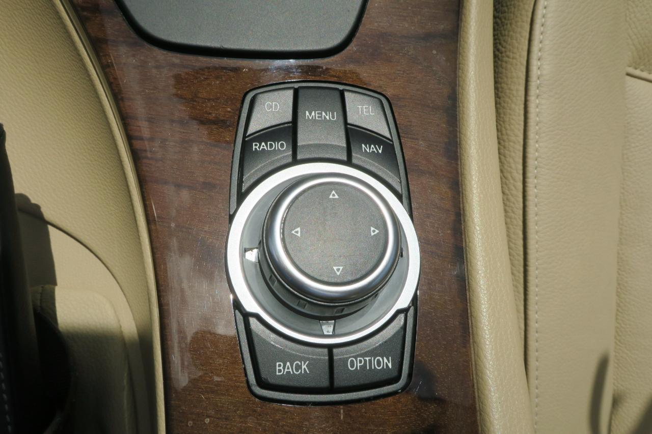 BMW 3-Series 328i xDrive 2011