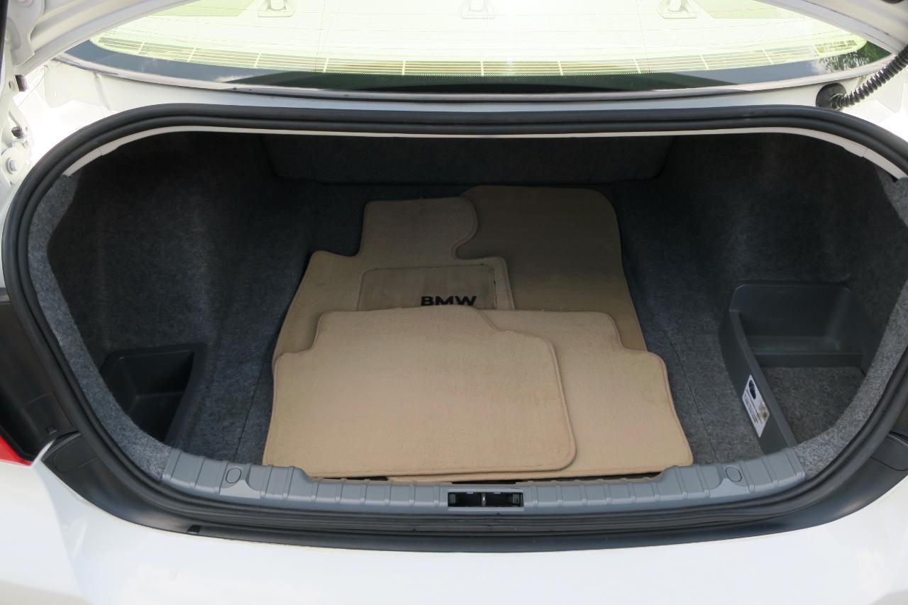 BMW 3-Series 328i xDrive 2011