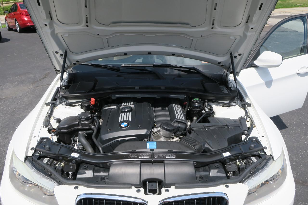 BMW 3-Series 328i xDrive 2011