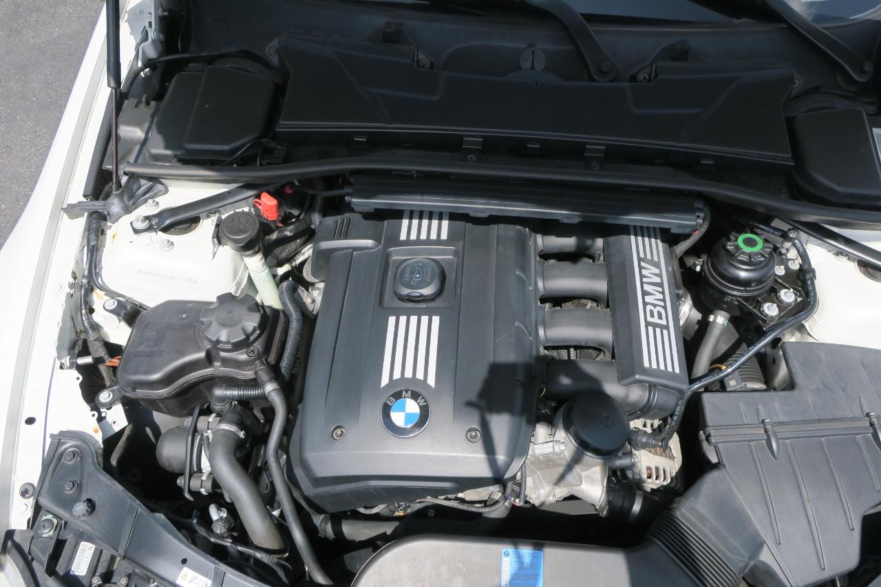 BMW 3-Series 328i xDrive 2011