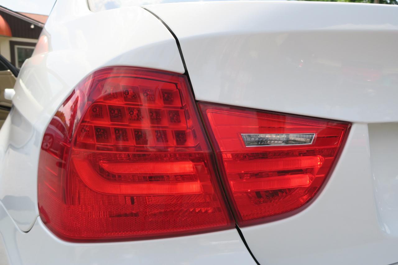 BMW 3-Series 328i xDrive 2011