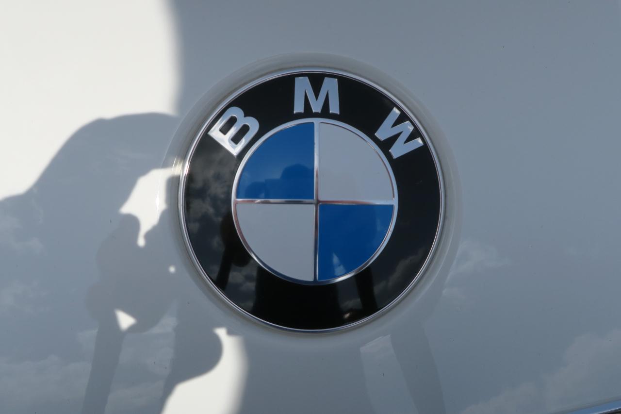 BMW 3-Series 328i xDrive 2011