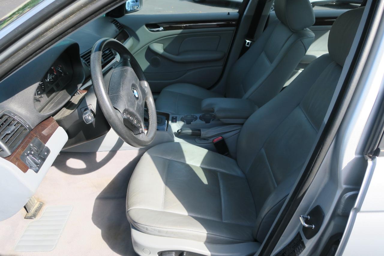 BMW 3-Series 325i Sedan 2002