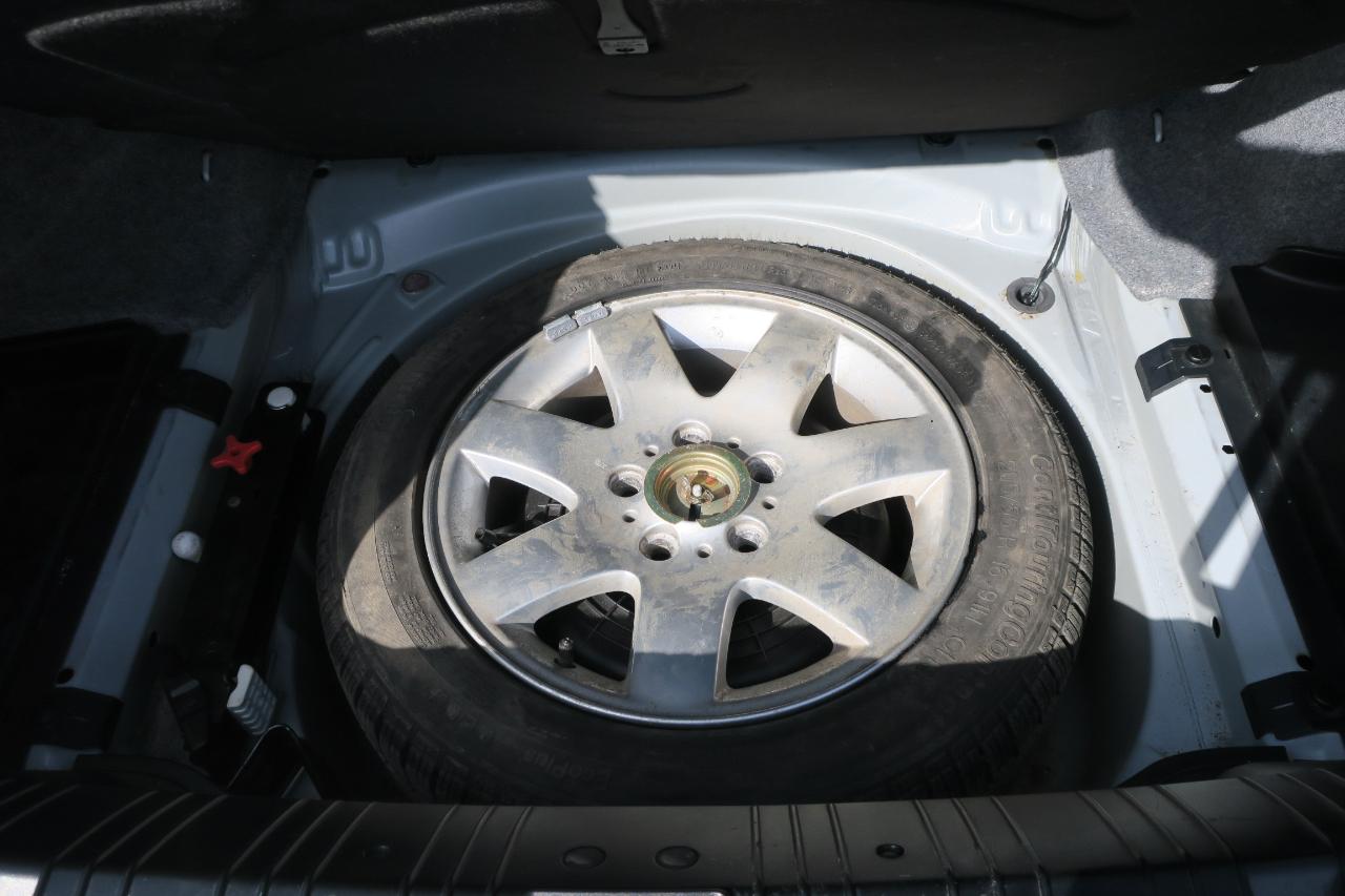 BMW 3-Series 325i Sedan 2002