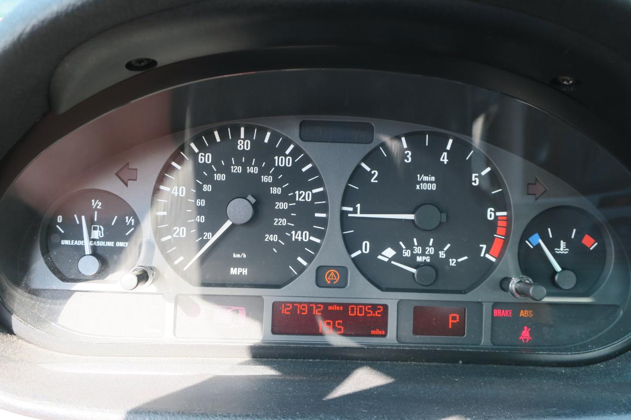 BMW 3-Series 325i Sedan 2002
