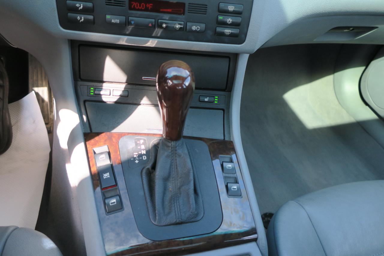 BMW 3-Series 325i Sedan 2002