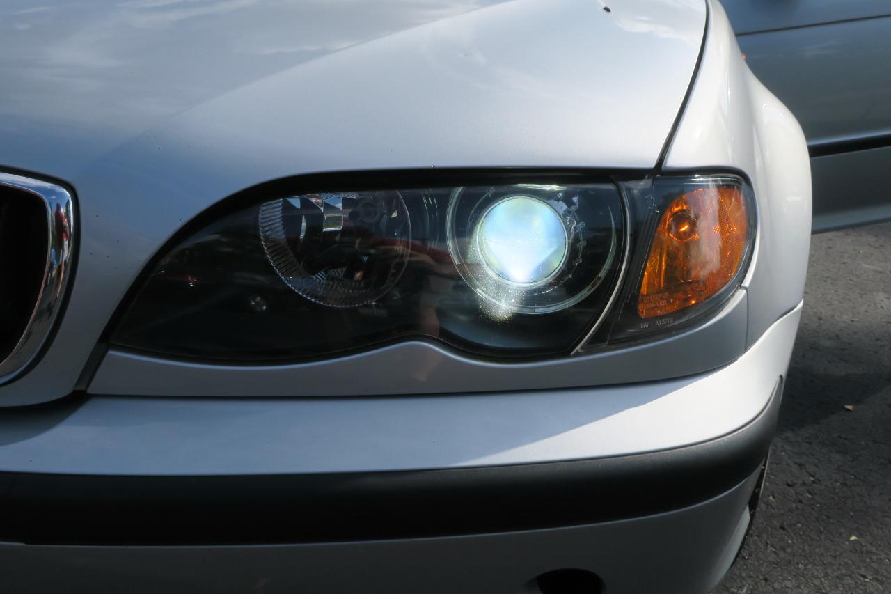 BMW 3-Series 325i Sedan 2002