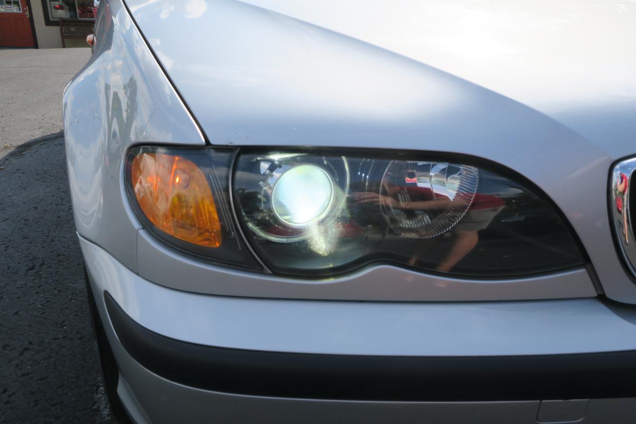 BMW 3-Series 325i Sedan 2002