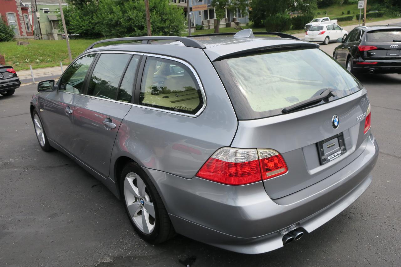 BMW 5-Series Sport Wagon 530xiT 2007