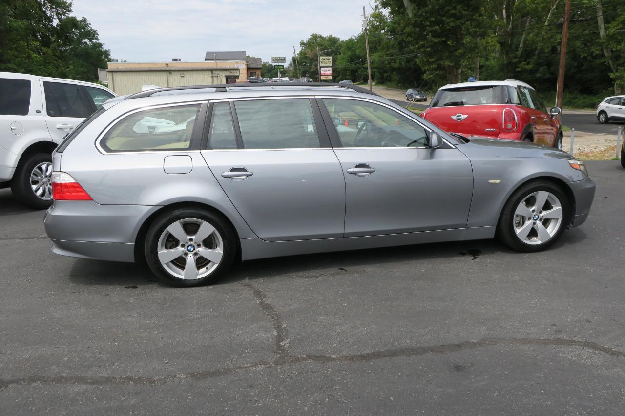 BMW 5-Series Sport Wagon 530xiT 2007
