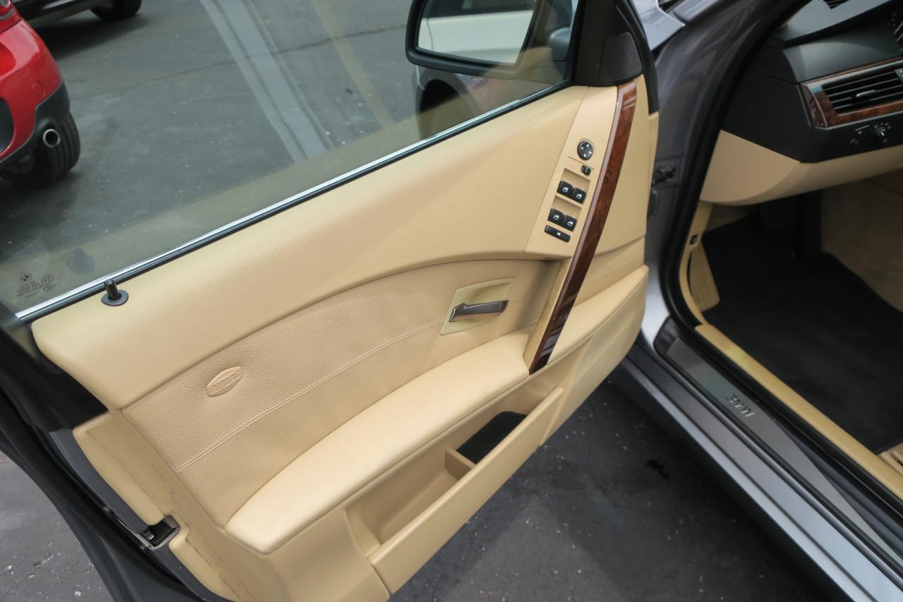 BMW 5-Series Sport Wagon 530xiT 2007