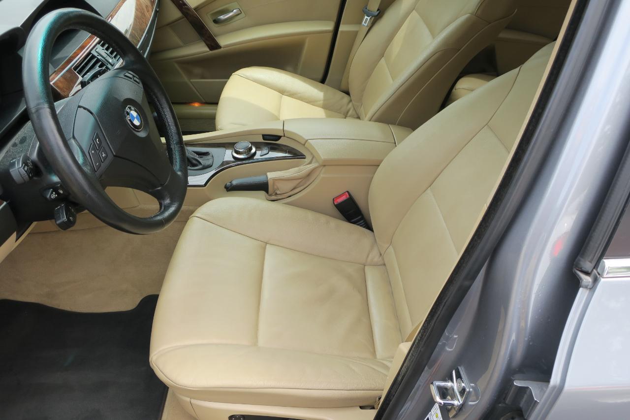 BMW 5-Series Sport Wagon 530xiT 2007