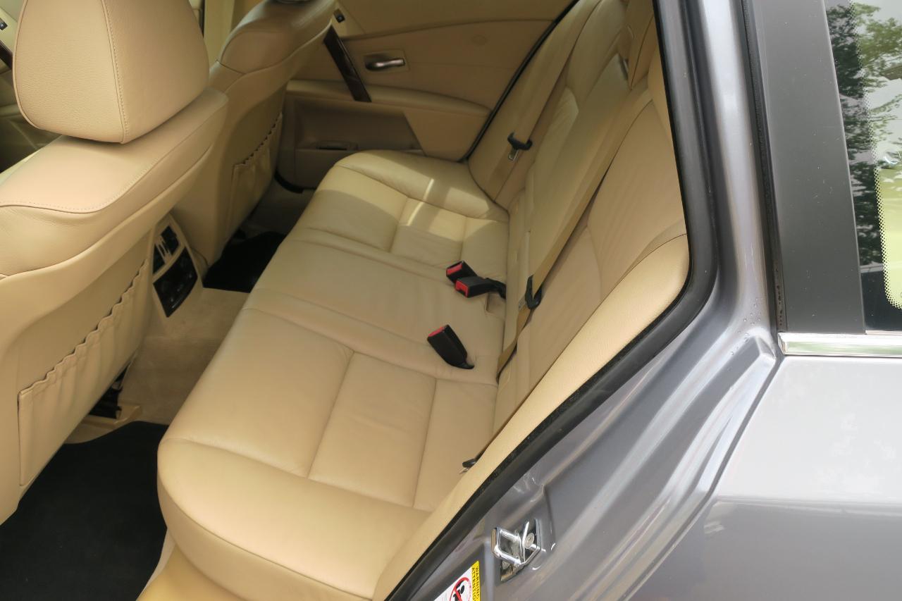 BMW 5-Series Sport Wagon 530xiT 2007