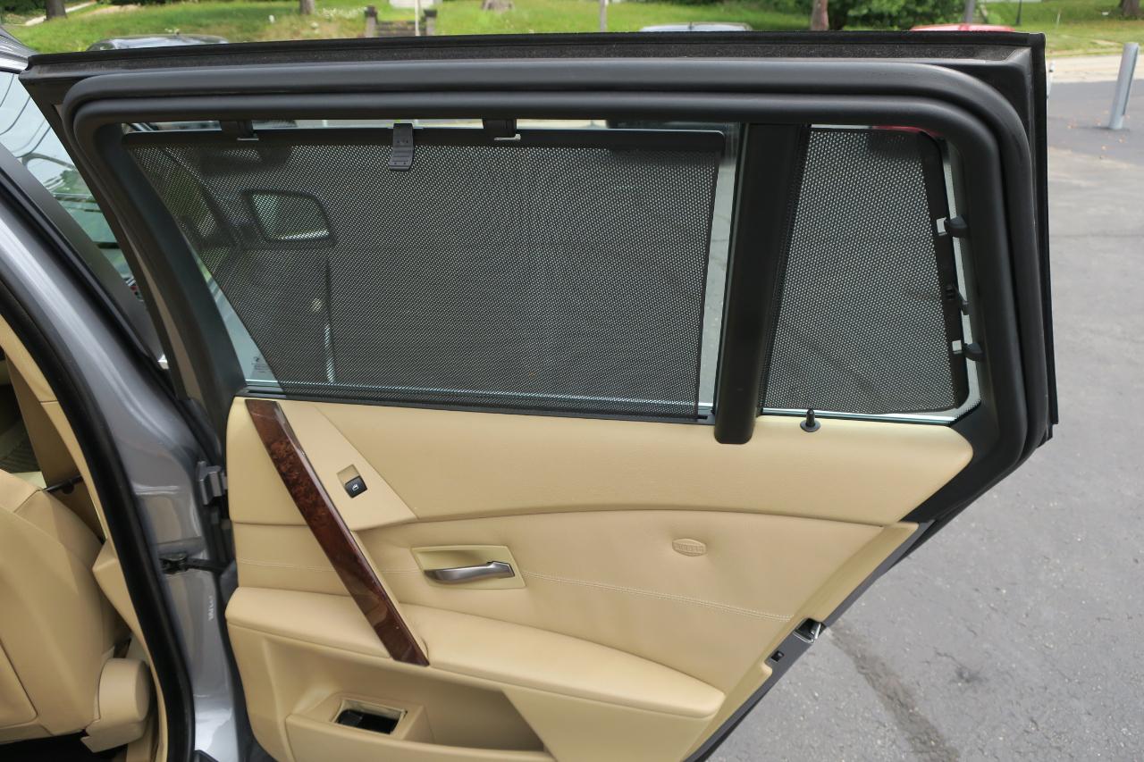 BMW 5-Series Sport Wagon 530xiT 2007