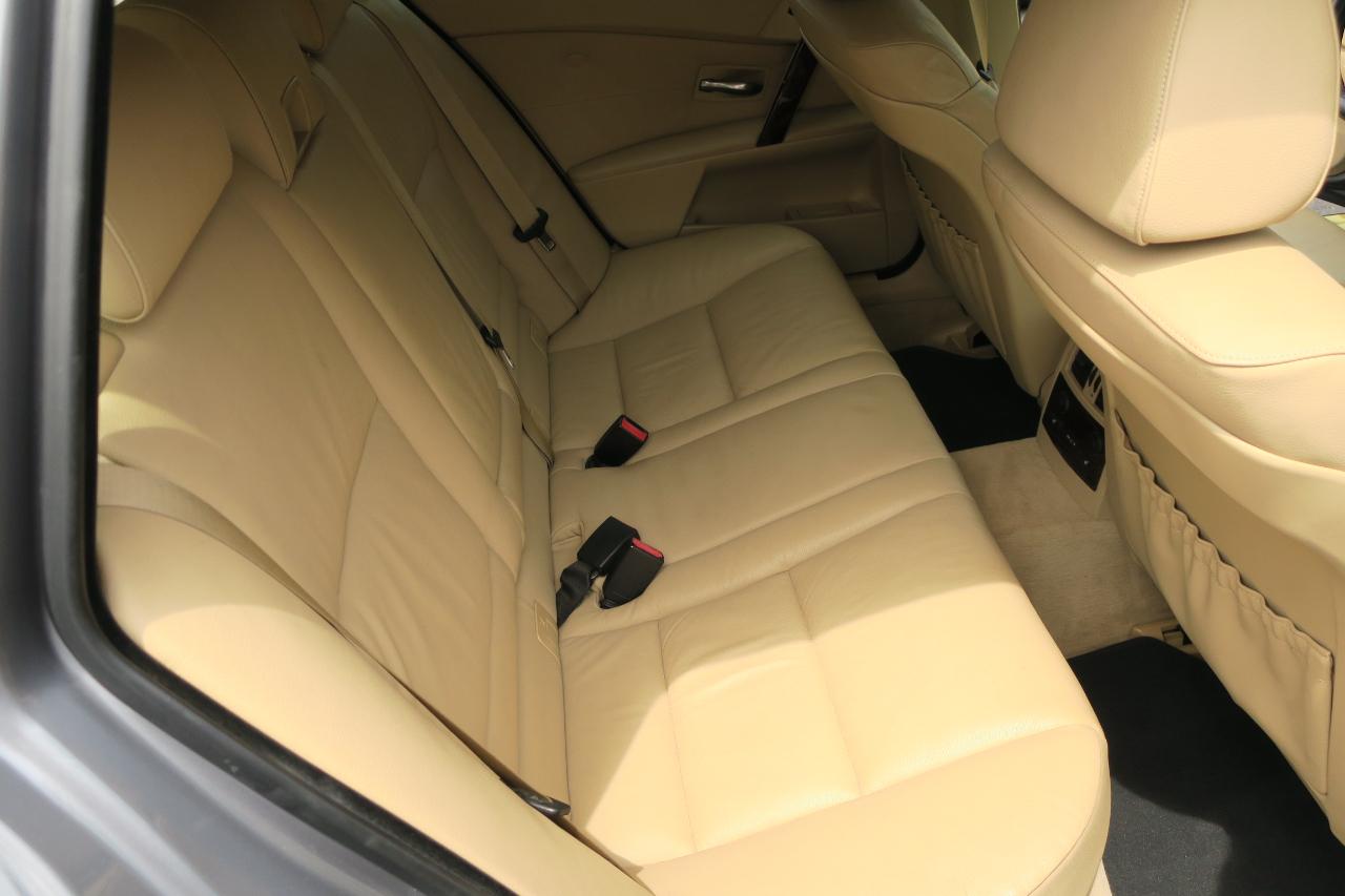 BMW 5-Series Sport Wagon 530xiT 2007
