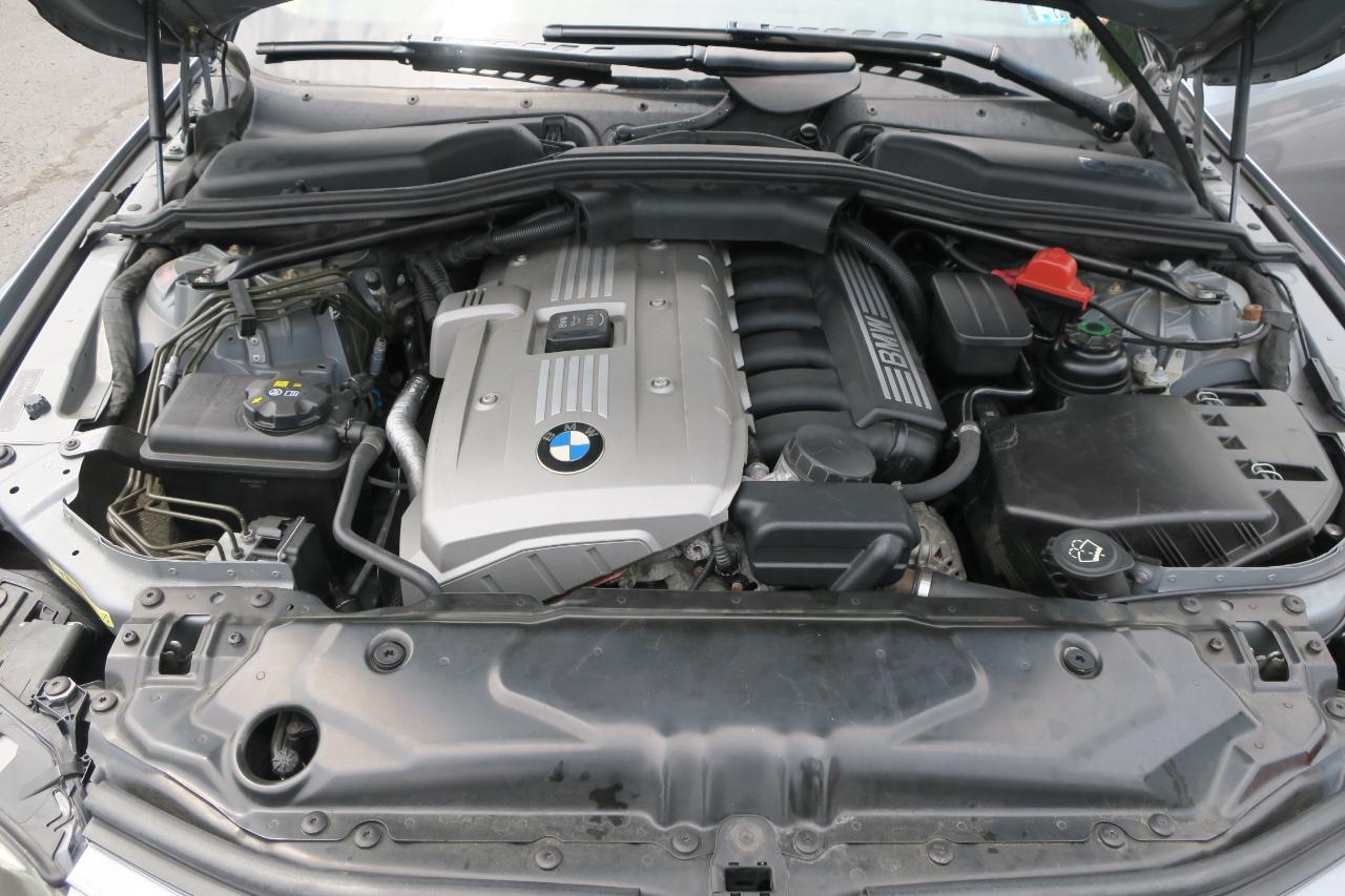 BMW 5-Series Sport Wagon 530xiT 2007