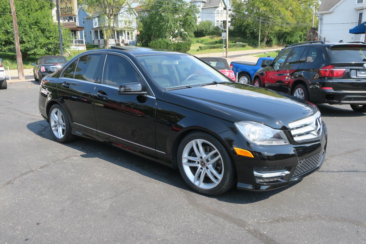Mercedes-Benz C-Class C300 4MATIC Luxury Sedan 2012