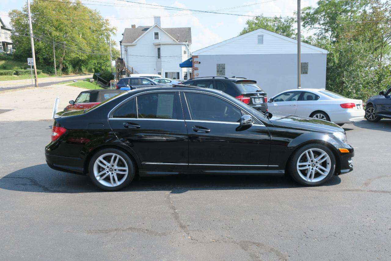 Mercedes-Benz C-Class C300 4MATIC Luxury Sedan 2012