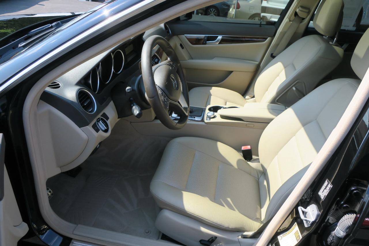 Mercedes-Benz C-Class C300 4MATIC Luxury Sedan 2012