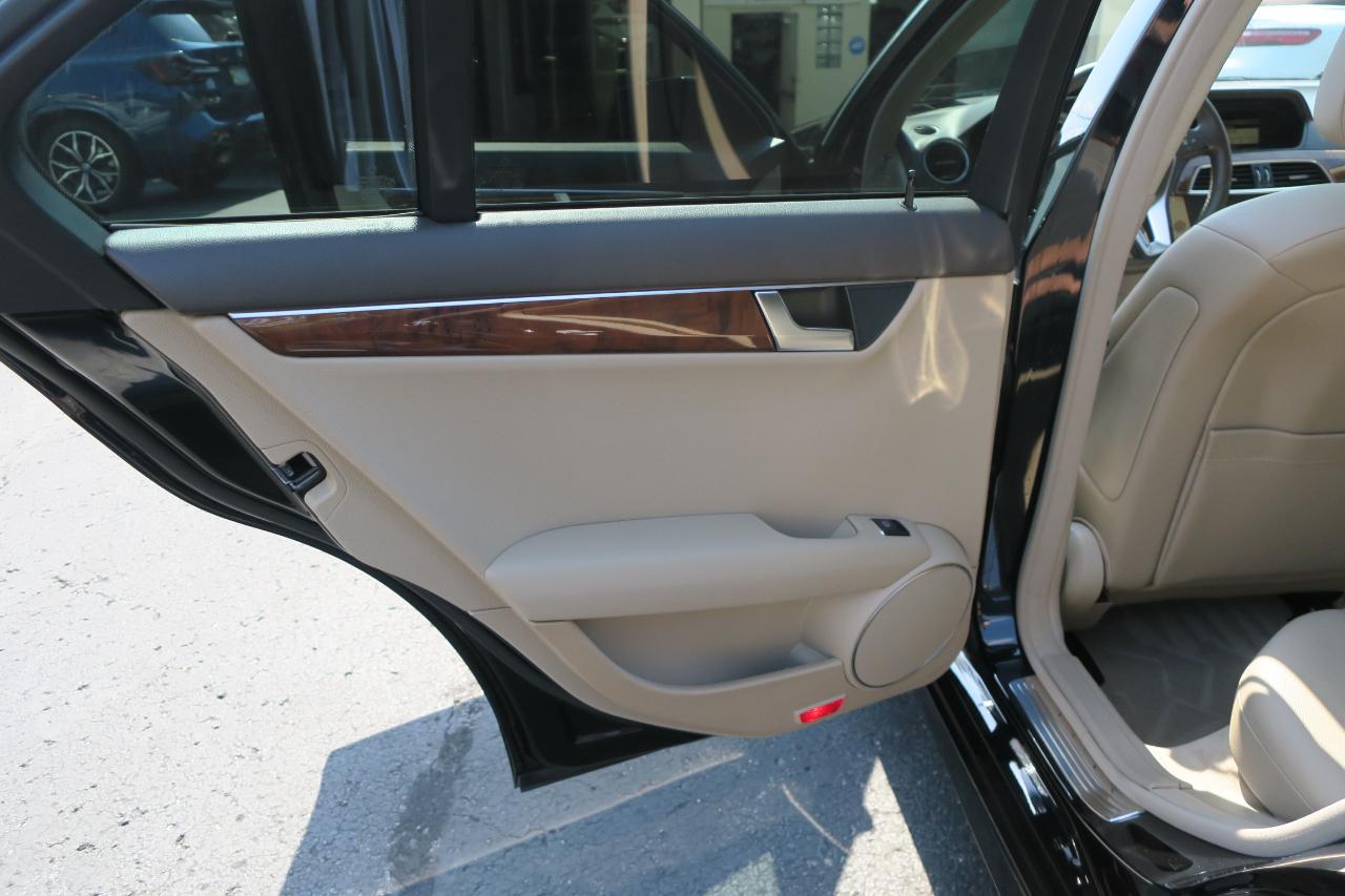 Mercedes-Benz C-Class C300 4MATIC Luxury Sedan 2012