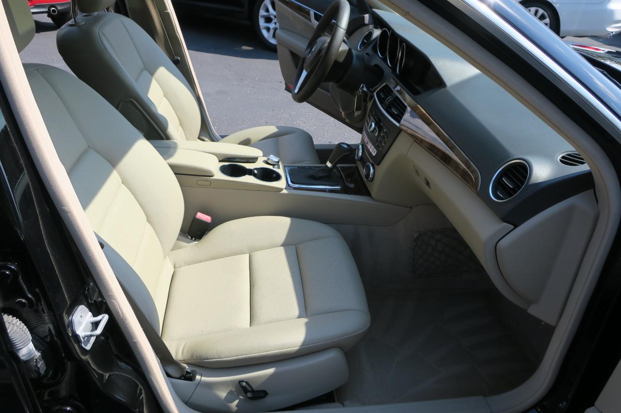 Mercedes-Benz C-Class C300 4MATIC Luxury Sedan 2012