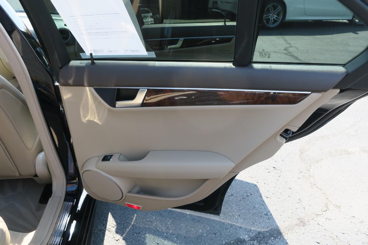Mercedes-Benz C-Class C300 4MATIC Luxury Sedan 2012