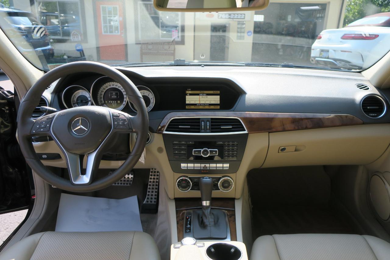 Mercedes-Benz C-Class C300 4MATIC Luxury Sedan 2012