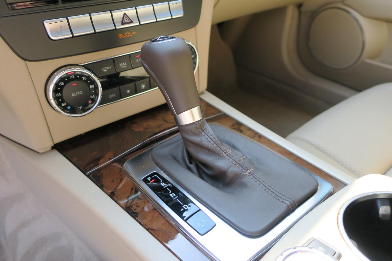 Mercedes-Benz C-Class C300 4MATIC Luxury Sedan 2012