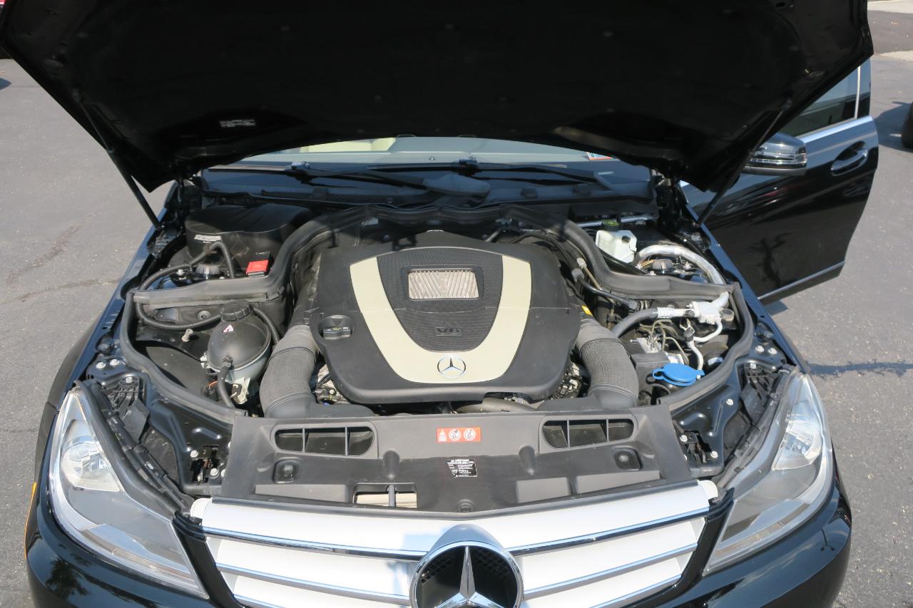 Mercedes-Benz C-Class C300 4MATIC Luxury Sedan 2012