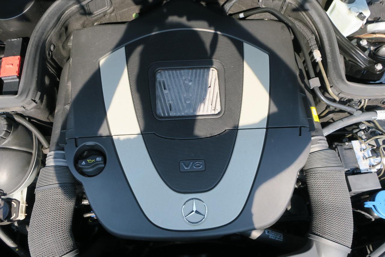 Mercedes-Benz C-Class C300 4MATIC Luxury Sedan 2012