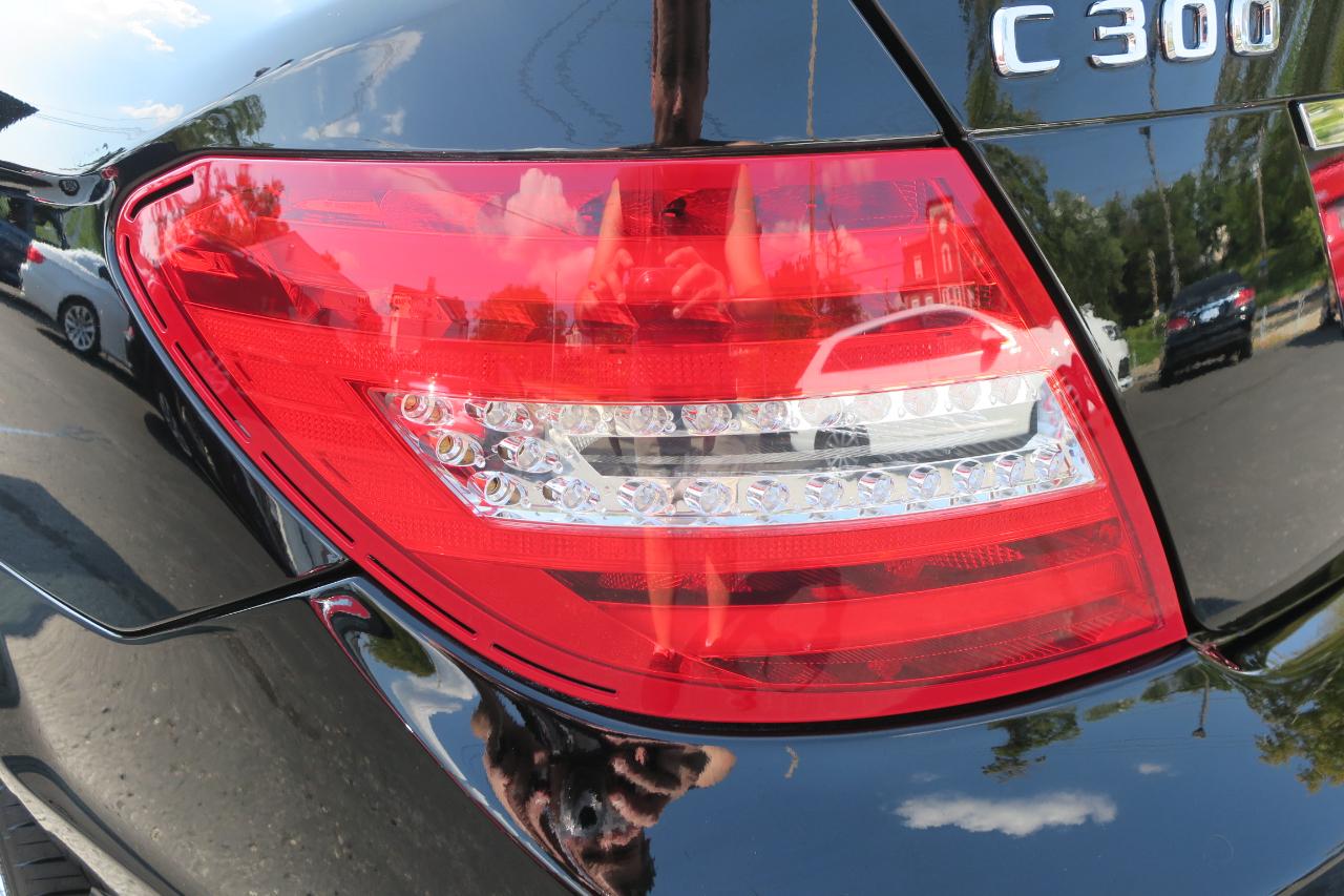 Mercedes-Benz C-Class C300 4MATIC Luxury Sedan 2012