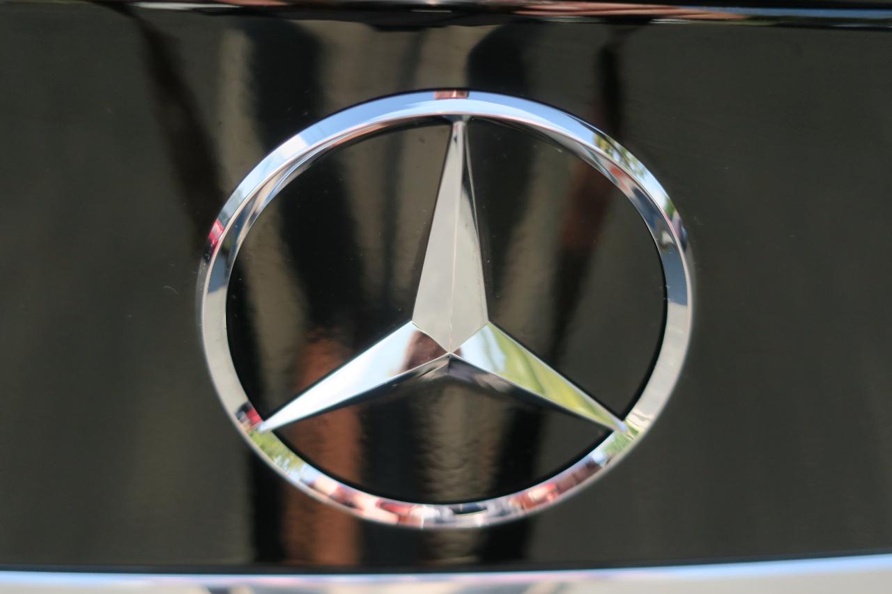 Mercedes-Benz C-Class C300 4MATIC Luxury Sedan 2012