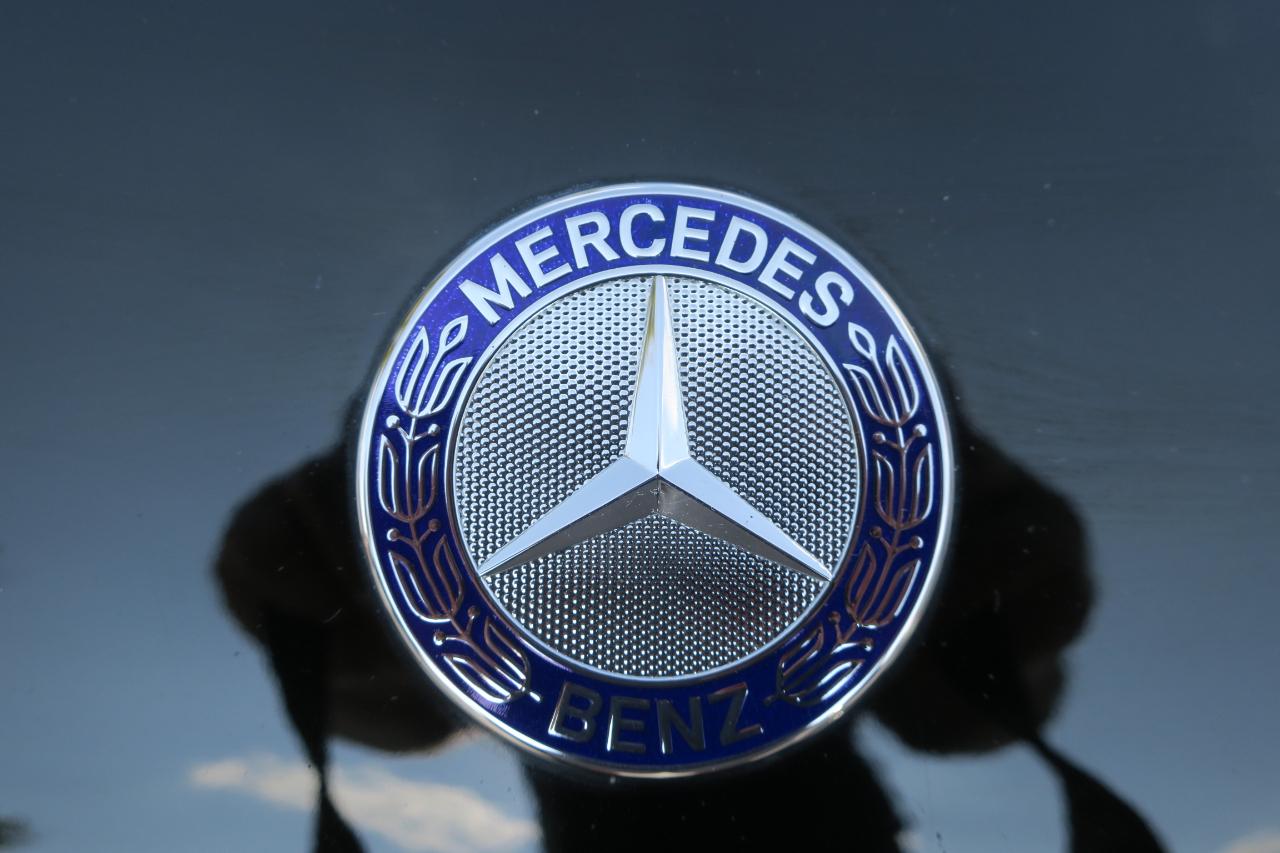 Mercedes-Benz C-Class C300 4MATIC Luxury Sedan 2012