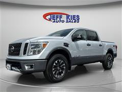 2017 Nissan Titan 