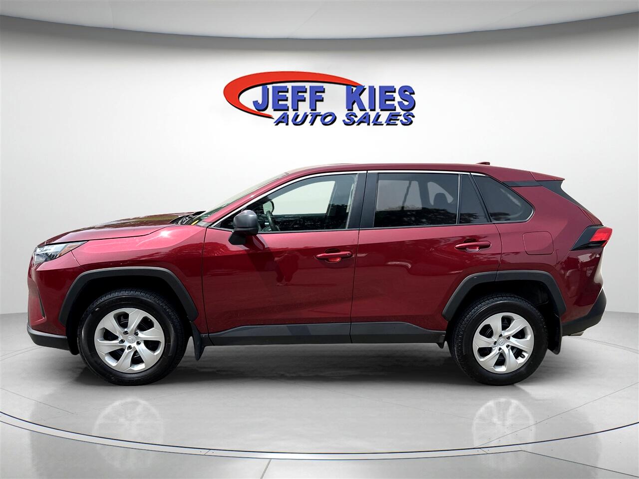 2023 Toyota RAV4 LE photo 3