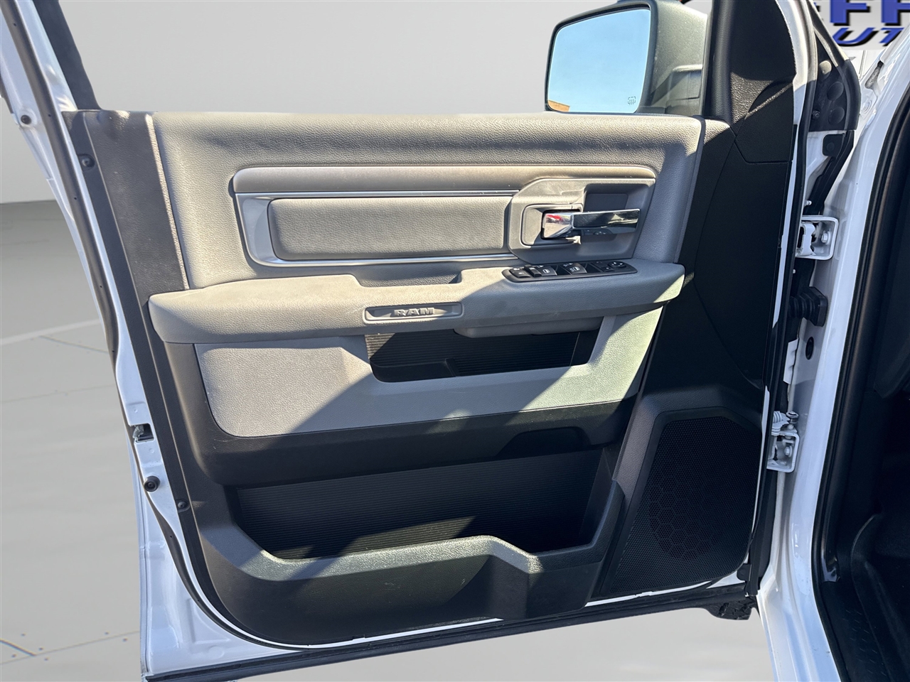 RAM 1500 Big Horn/Lone Star 4x4 Quad Cab 6'4" Box 2019